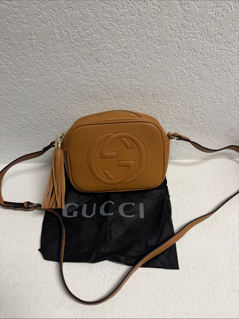 NEW- Womans Brown Tan Pebbled Fashion Crossbody with Tassel